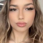 Laura, junge Frau von 20 Jahren. Angebote sie-sucht-ihn