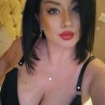 Sonnya, vollbusiges Sexgirl von 32 Jahren. Angebote sie-sucht-ihn