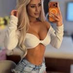 Elisa, kommt aus Slowenien und ist ein scharfes Girl von 22. Bild