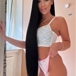 Sandra 32, mehr Frau geht einfach nicht. Bild